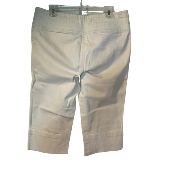 St. John Sport Capri Pants Size 18 White Cropped 35 Inch Waist Mid Rise Size Zip - Picture 2 of 7